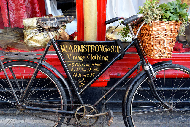 Vintage Bicycle, Edinburgh | www.rachelphipps.com @rachelphipps