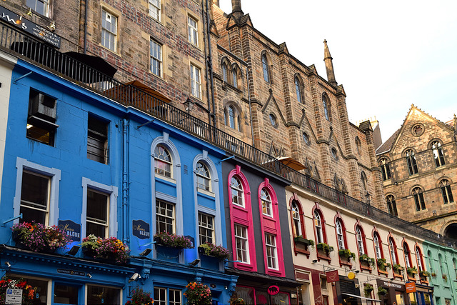 Coloured Houses in Edinburgh | www.rachelphipps.com @rachelphipps