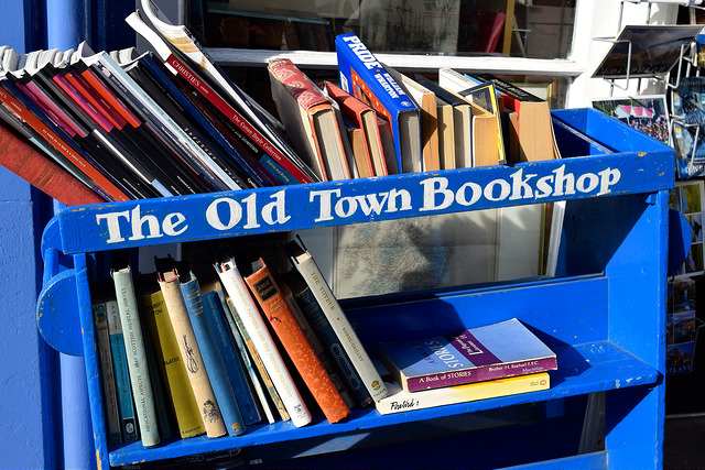 Old Town Bookshop, Edinburgh | www.rachelphipps.com @rachelphipps