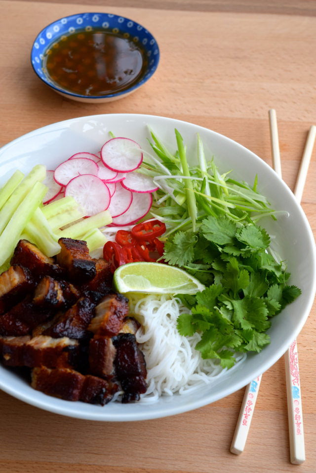 Asian Inspired Korean Pork Belly Bun Bowl | www.rachelphipps.com @rachelphipps