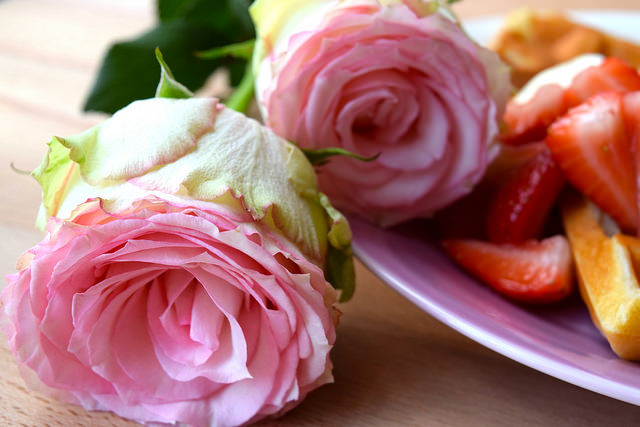 Valentines Roses from Bloom & Wild | www.rachelphipps.com @rachelphipps