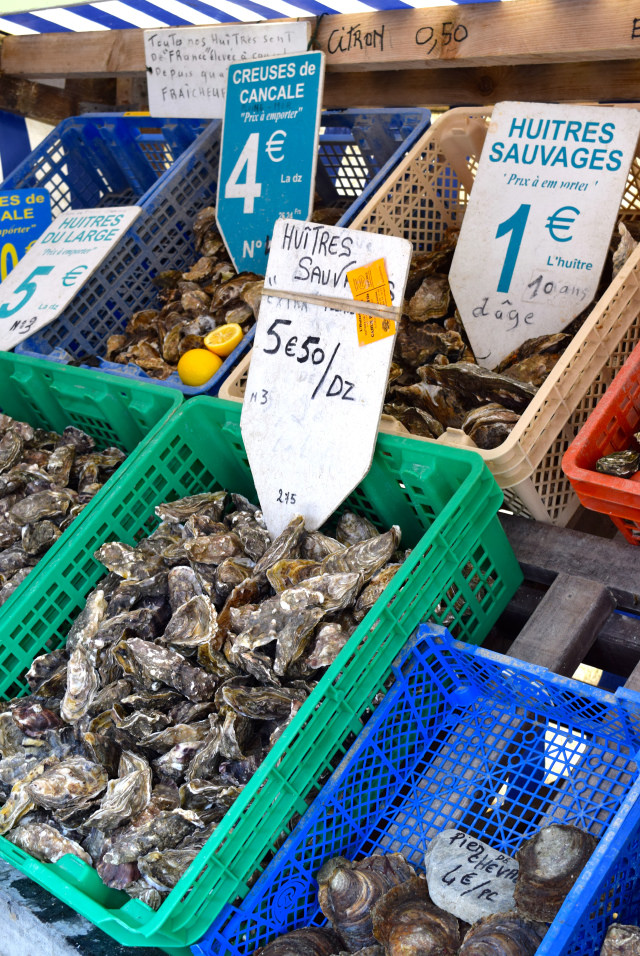 Oyster Market at Cancale, Brittany | www.rachelphipps.com @rachelphipps