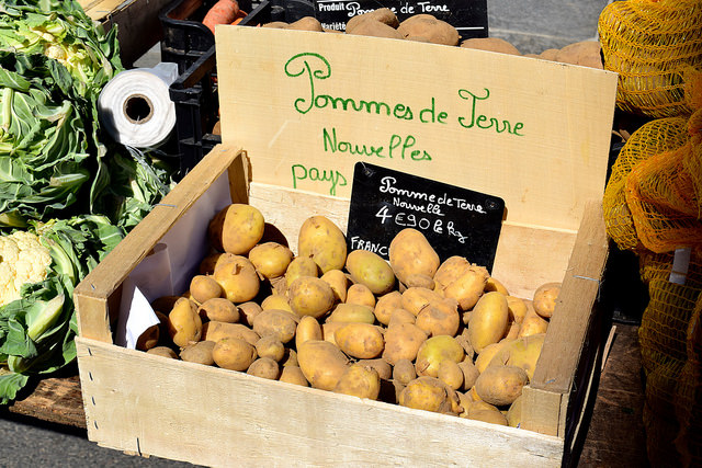 Potatoes at Combourg Market, Brittany | www.rachelphipps.com @rachelphipps