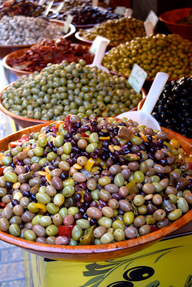 Preserved Olives at Sarlat Market | www.rachelphipps.com @rachelphipps
