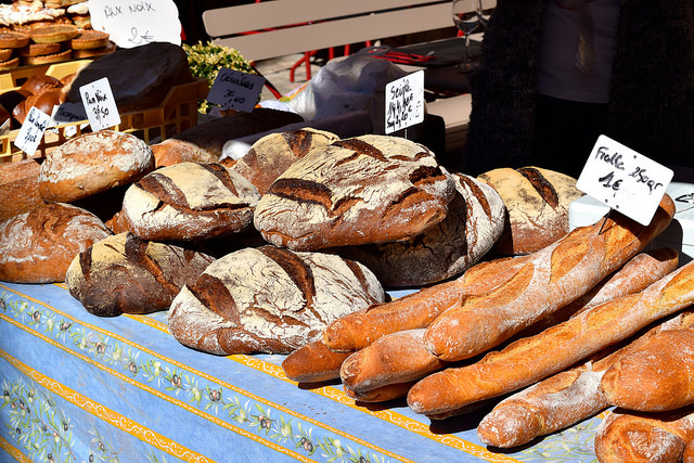 Bread at Sarlat Market | www.rachelphipps.com @rachelphipps