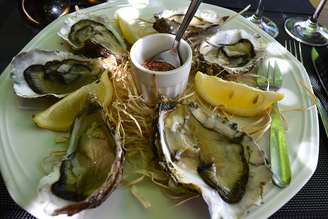 Cancale Oysters at Hotel Restaurant du Chateau, Combourg | www.rachelphipps.com @rachelphipps