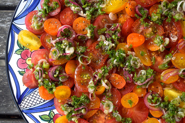 The Only Tomato Salad Recipe You Will Ever Need | www.rachelphipps.com @rachelphipps