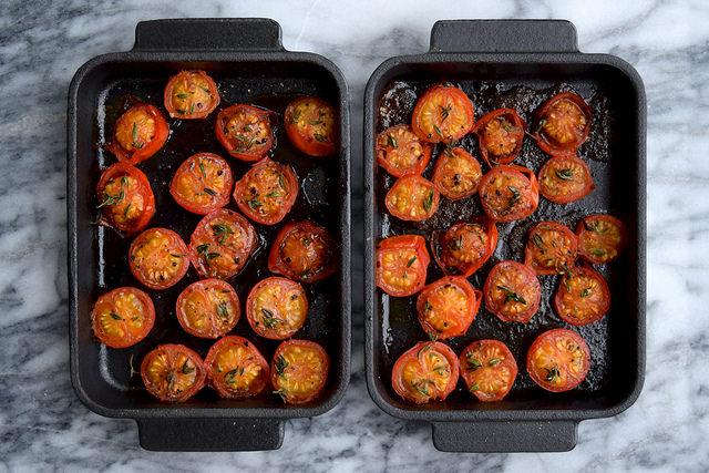 How To Make Cheats Slow Roasted Tomatoes in 10 Minutes | www.rachelphipps.com @rachelphipps