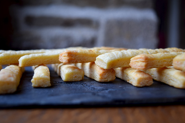 Classic Cheese Straws | www.rachelphipps.com @rachelphipps