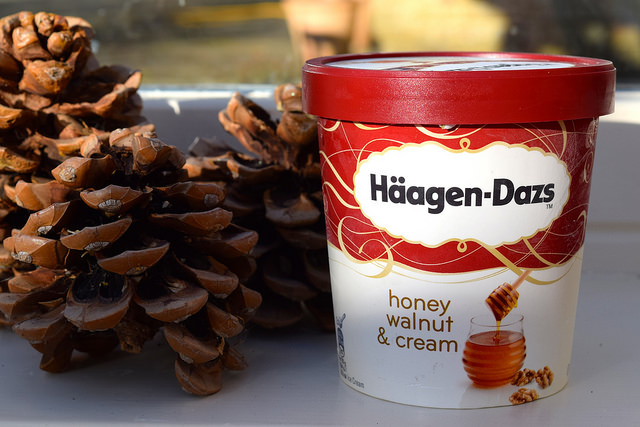 Haagen Dazs Honey, Walnut & Cream | www.rachelphipps.com @rachelphipps