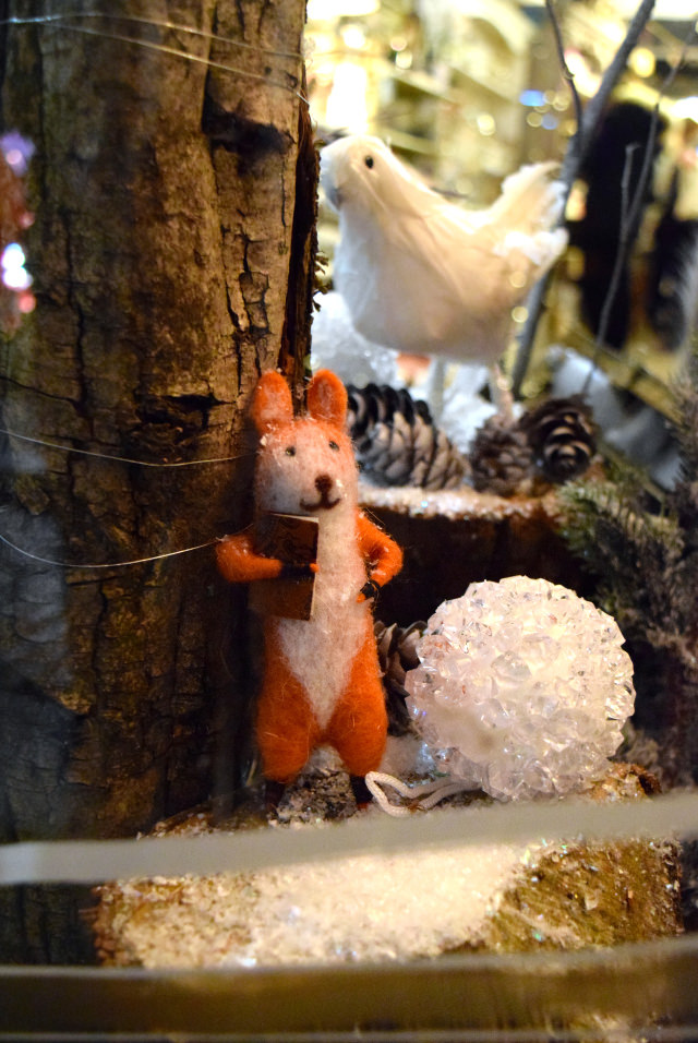 Fantastic Mr Fox in Queen Bee Home's 2016 Christmas Window | www.rachelphipps.com @rachelphipps