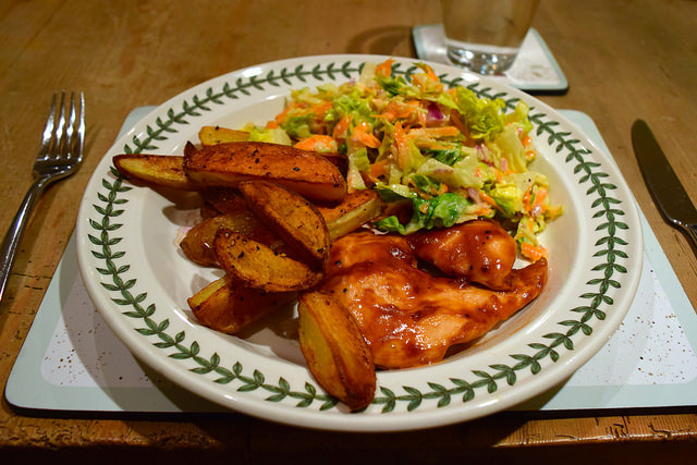 Gousto Barbecue Chicken with Potato Wedges & Slaw | www.rachelphipps.com @rachelphipps