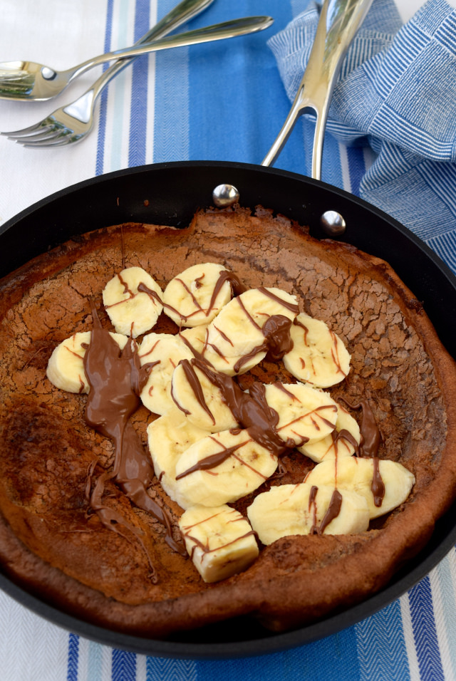 Chocolate & Banana Dutch Baby Pancake | www.rachelphipps.com @rachelphipps