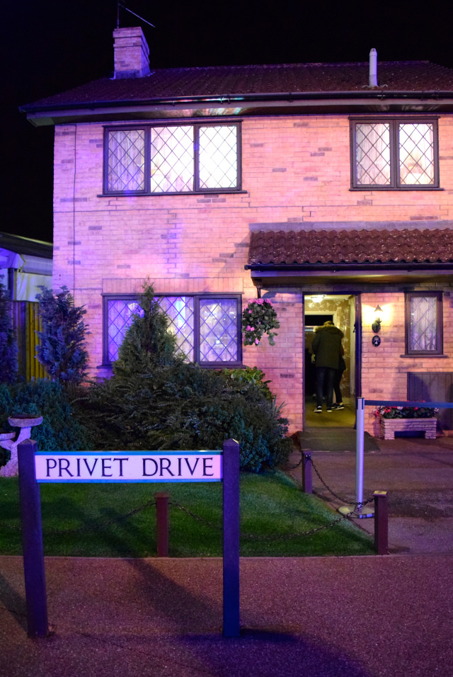 Privet Drive at the Harry Potter Studio Tour, London | #harrypotter www.rachelphipps.com @rachelphipps