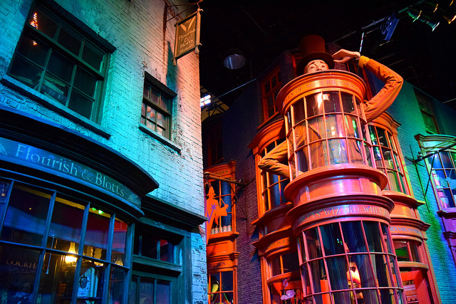Diagon Alley at the Harry Potter Studio Tour, London | #harrypotter www.rachelphipps.com @rachelphipps