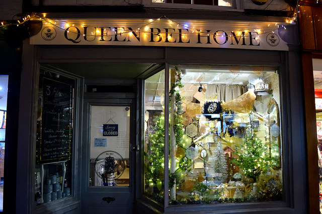 Queen Bee Home Christmas Windows, Canterbury #christmas