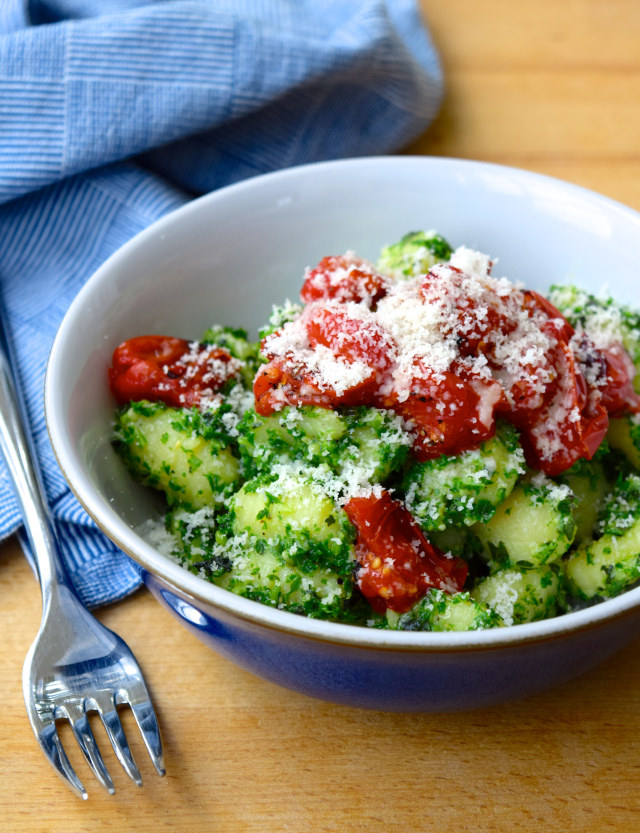 Kale Pesto Gnocchi with Cherry Tomatoes and Parmesan #dinner #weeknight #vegetarian #gnocchi #kale #pesto