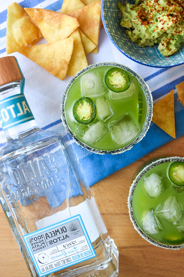 Cucumber & Jalapeño Margaritas #margarita #cocktail #cucumber #jalapeno #tequila #cincodemayo #party #summer