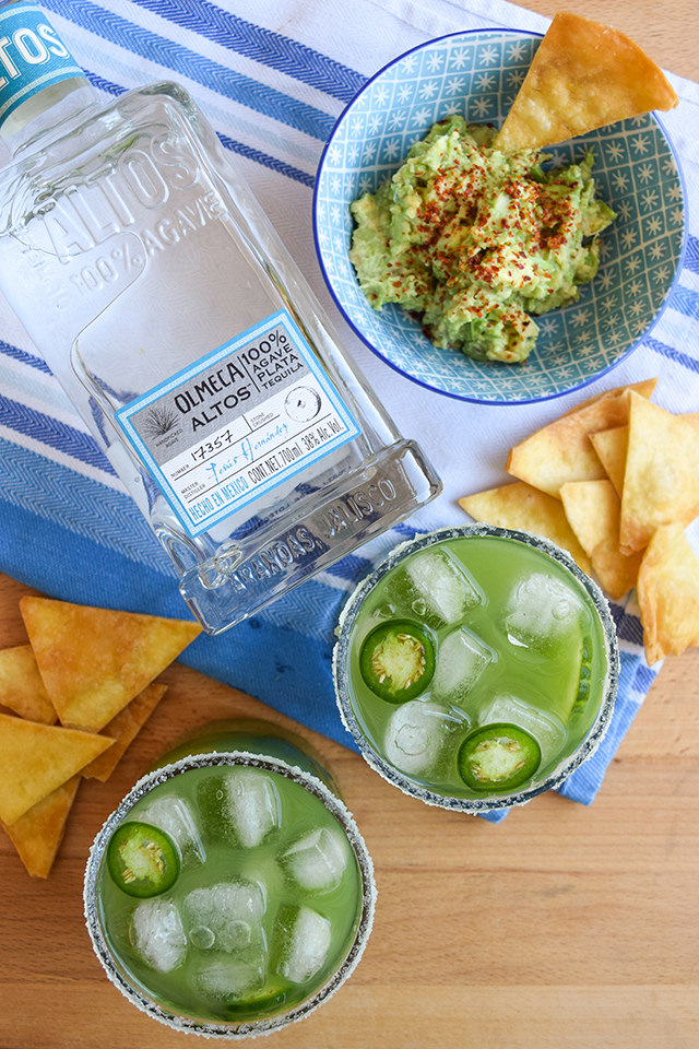 How To Make a Cucumber & Jalapeño Margarita #margarita #cocktail #cucumber #jalapeno #tequila #cincodemayo #party #summer