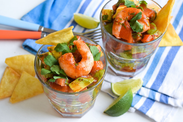 Mexican Prawn Cocktails for Cinco de Mayo #prawn #shrimp #prawncocktail #shrimpcocktail #mexican #tomato #avocado #chipolte