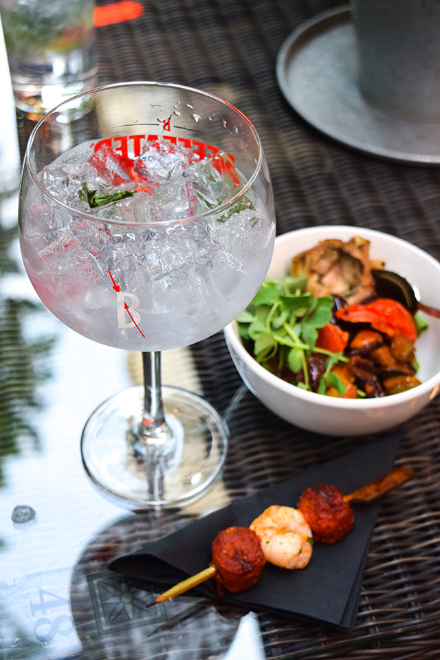 Chilli and Basil Gin and Tonic at The Royal Horseguards Hotel's Secret Herb Garden #gin #tonic #g&t #gingarden #pubgarden #hotel #london