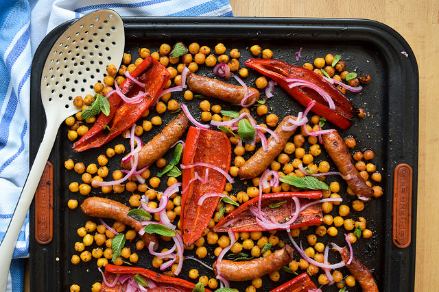 Easy Sheet Pan Merguez with Red Peppers & Crispy Chickpeas #onepan #sheetpan #dinner #lamb #merguez #pepper #chickpeas