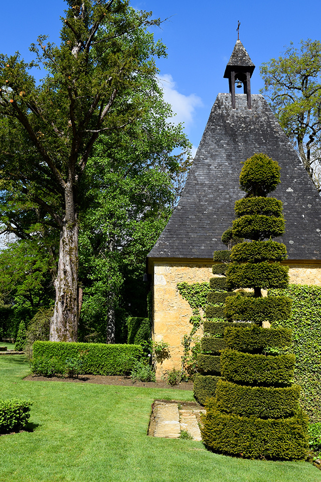 Famous Topiary Gardens at the Jardins de Eyrugnac #gardens #eyrugnac #dordogne #france #travel