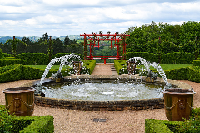 Chinese White Garden at the Jardins de Eyrugnac #gardens #eyrugnac #dordogne #france #travel