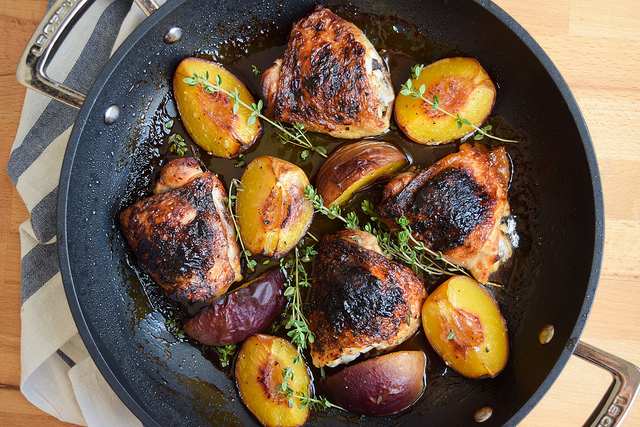 Roast Chicken with Honey, Peaches and Thyme #chicken #honey #peaches #thyme #dinner #summer #onepan #weeknight #lecreuset