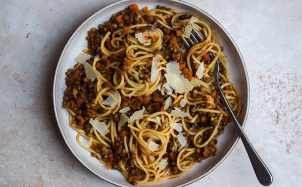 Bowl of lentil bolognese with spaghetti.