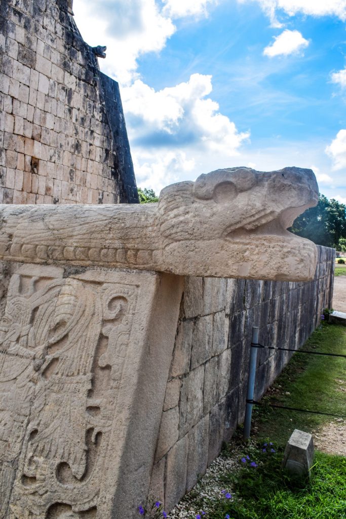 Close up of eagle carvings at Chichén-Itzá.